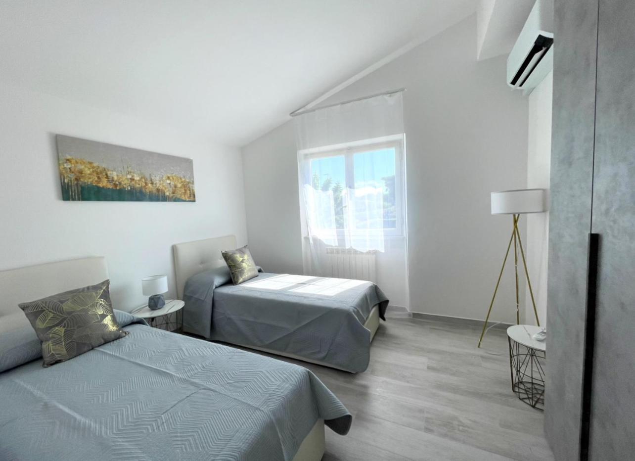 Seafront Duplex Villas Sea View And Spacious Gardens Porto Recanati Bagian luar foto