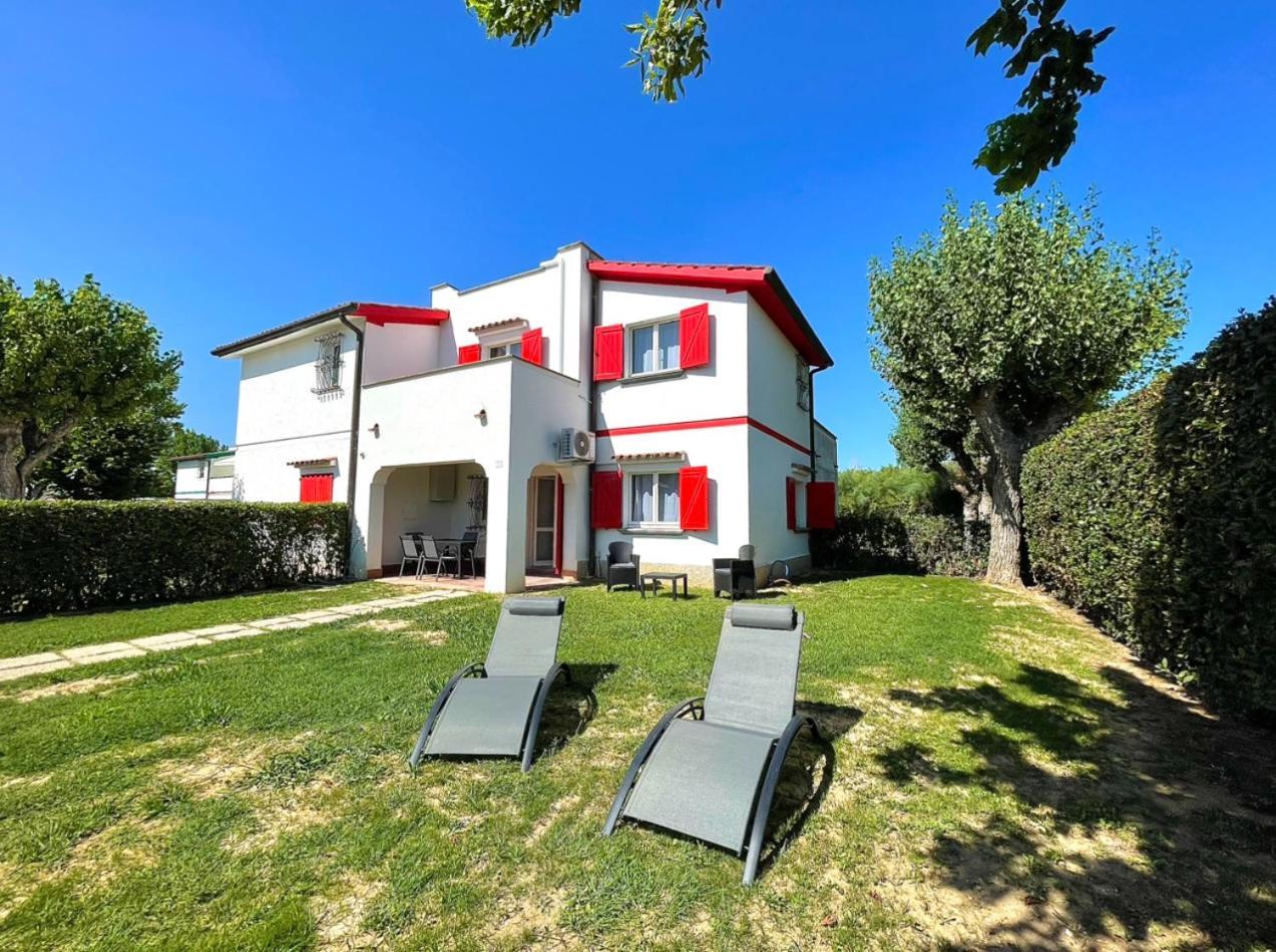 Seafront Duplex Villas Sea View And Spacious Gardens Porto Recanati Bagian luar foto