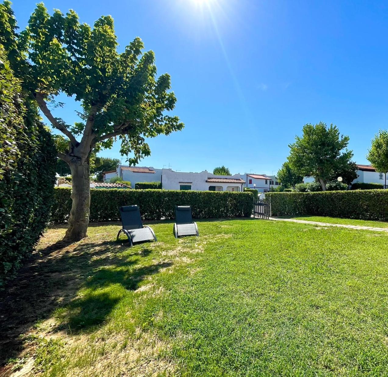 Seafront Duplex Villas Sea View And Spacious Gardens Porto Recanati Bagian luar foto