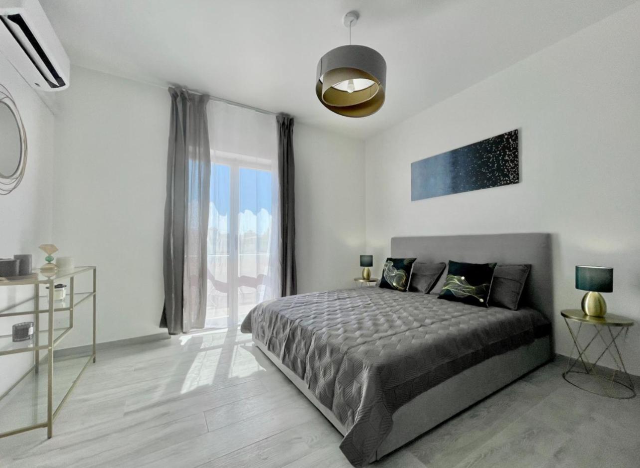 Seafront Duplex Villas Sea View And Spacious Gardens Porto Recanati Bagian luar foto