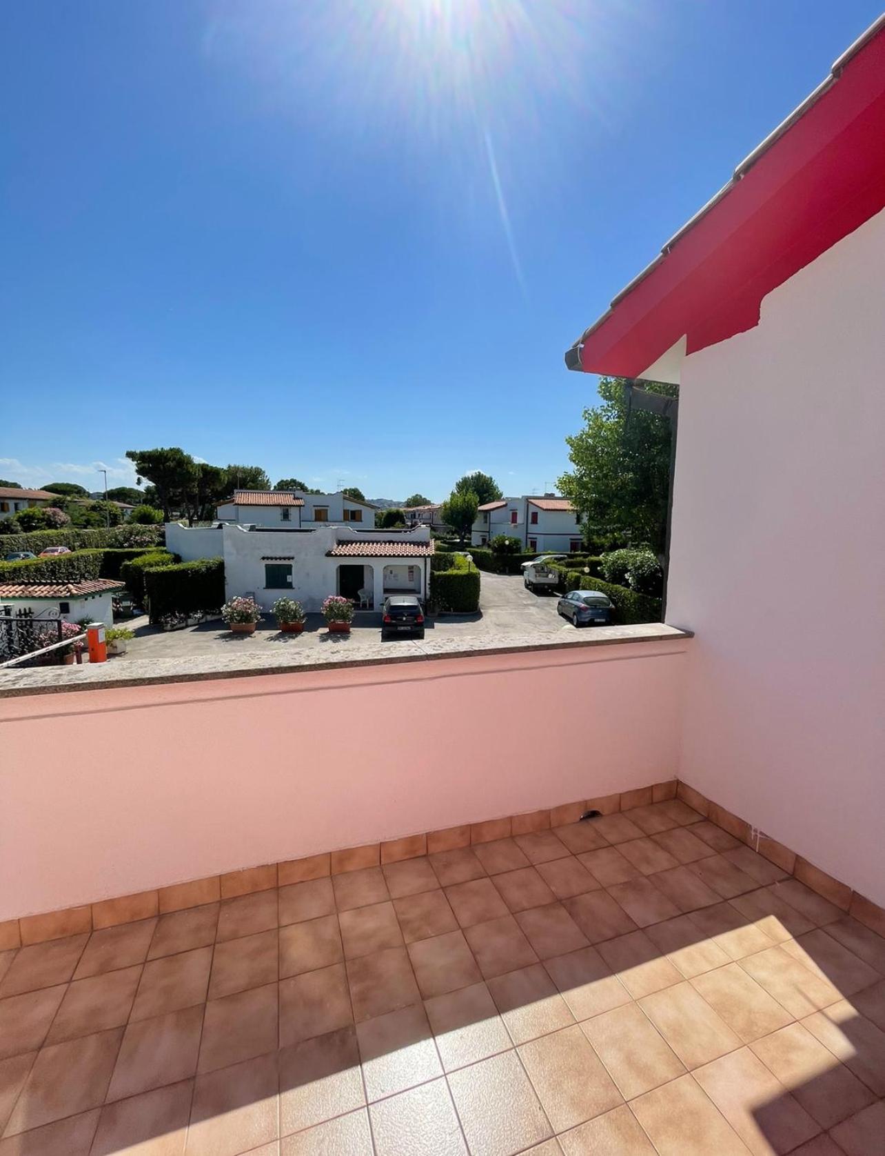 Seafront Duplex Villas Sea View And Spacious Gardens Porto Recanati Bagian luar foto