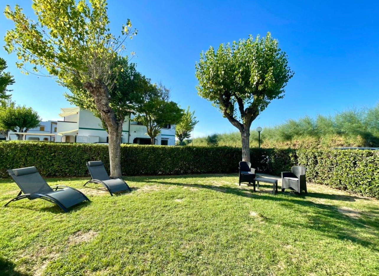 Seafront Duplex Villas Sea View And Spacious Gardens Porto Recanati Bagian luar foto